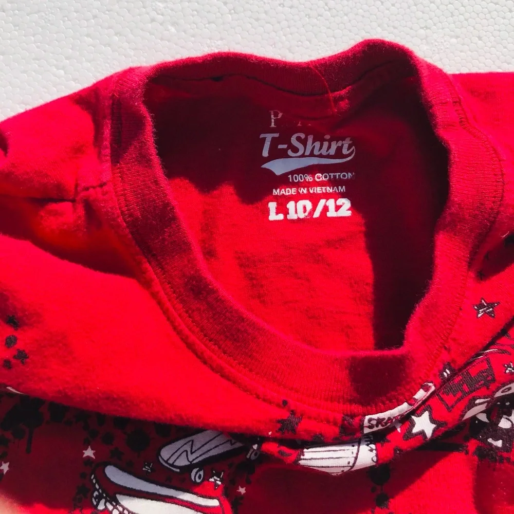 Red Skate Vintage Grahic T shirt by The Children’s Place